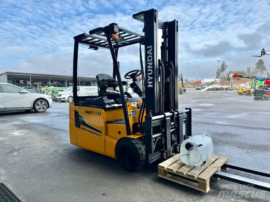 Hyundai 18BT-9U Akumulátorové vozíky