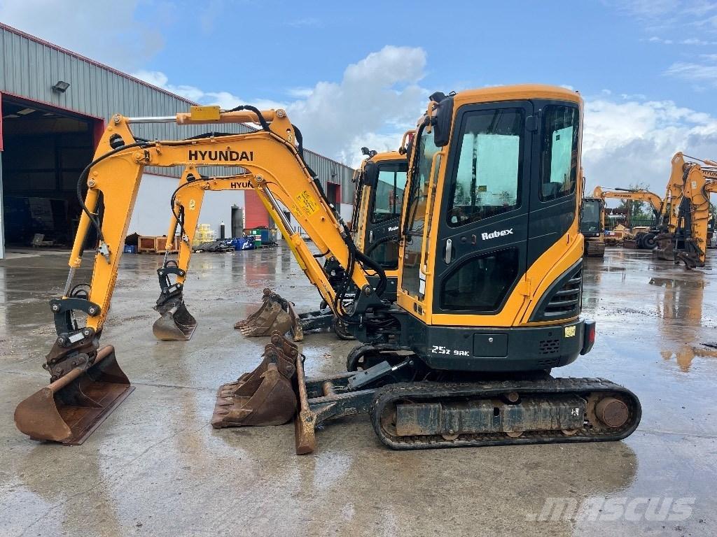 Hyundai R25Z-9 AK Mini rýpadla < 7t