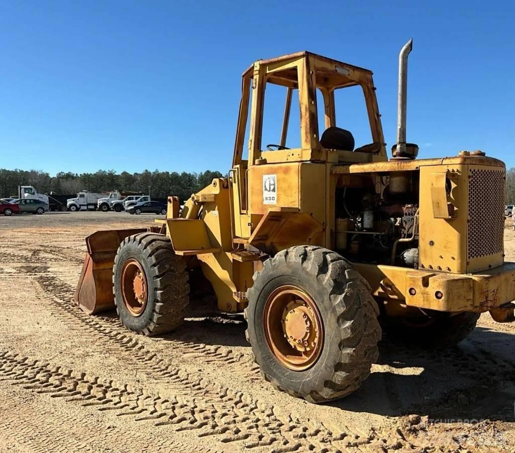 CAT 930 Kolové nakladače
