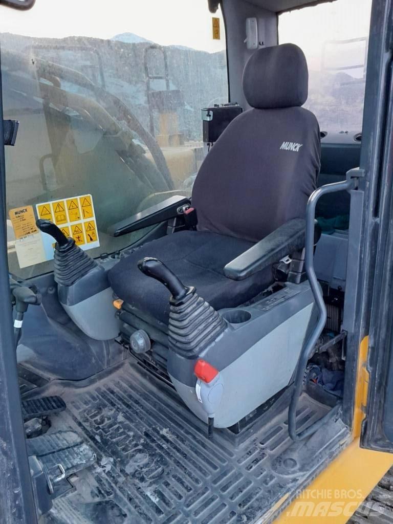 Komatsu PC390LC-8 Pásová rýpadla