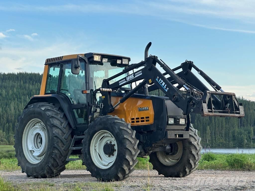 Valtra 6850 Traktory