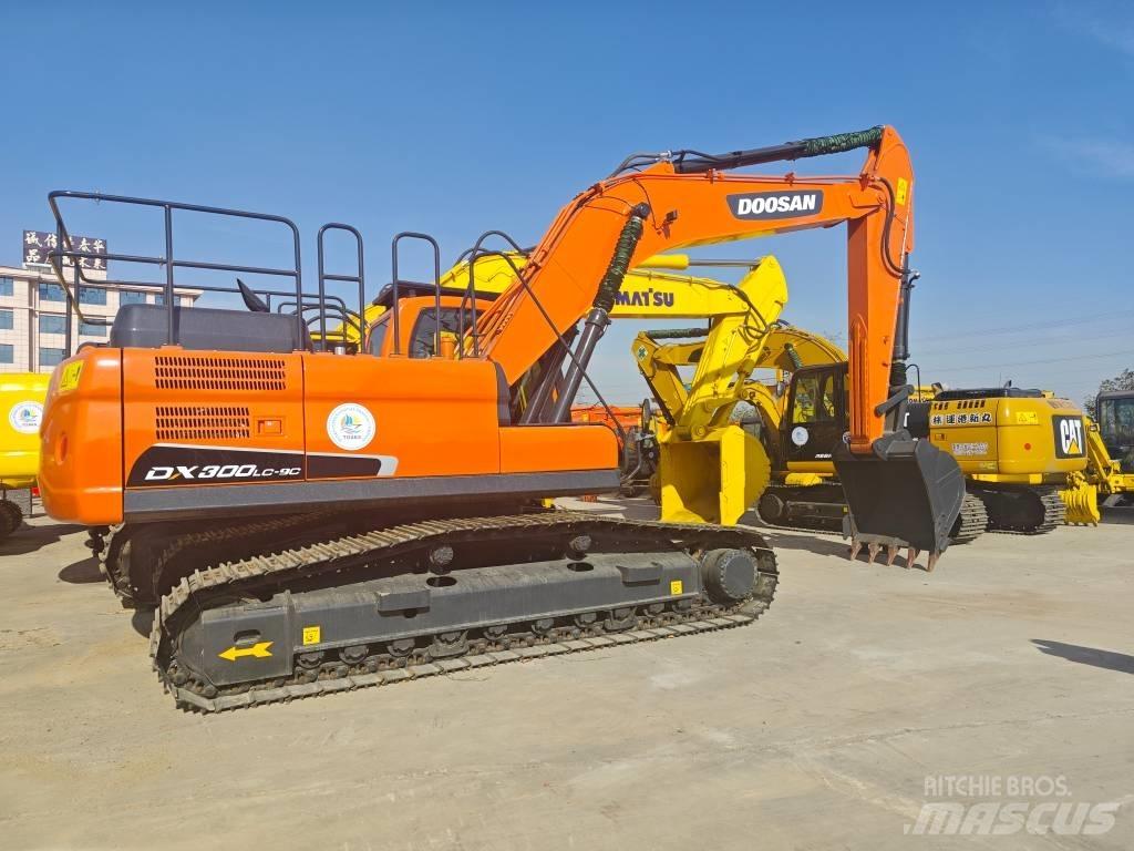 Doosan DX 300 Pásová rýpadla
