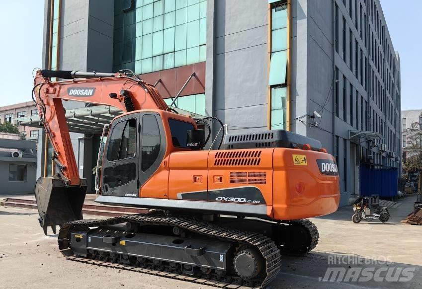 Doosan DX300 Pásová rýpadla