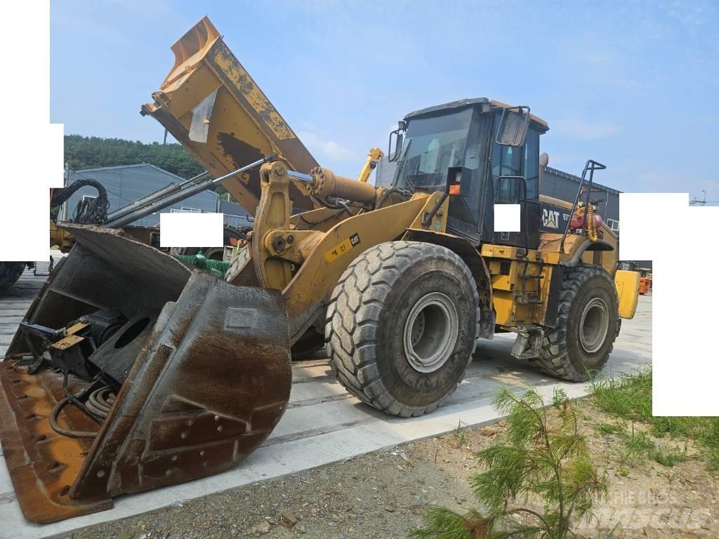 CAT 972 H Kolové nakladače