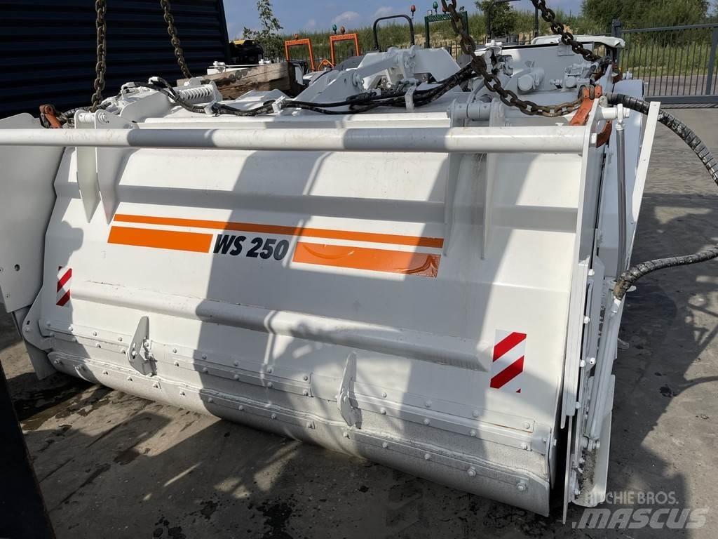 Wirtgen WS 250 Recyklátory asfaltu