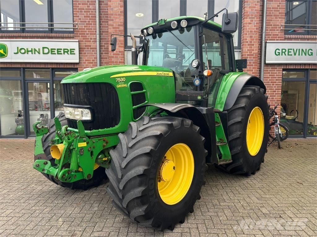John Deere 7530 Traktory