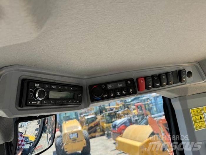 CAT 908 Kolové nakladače