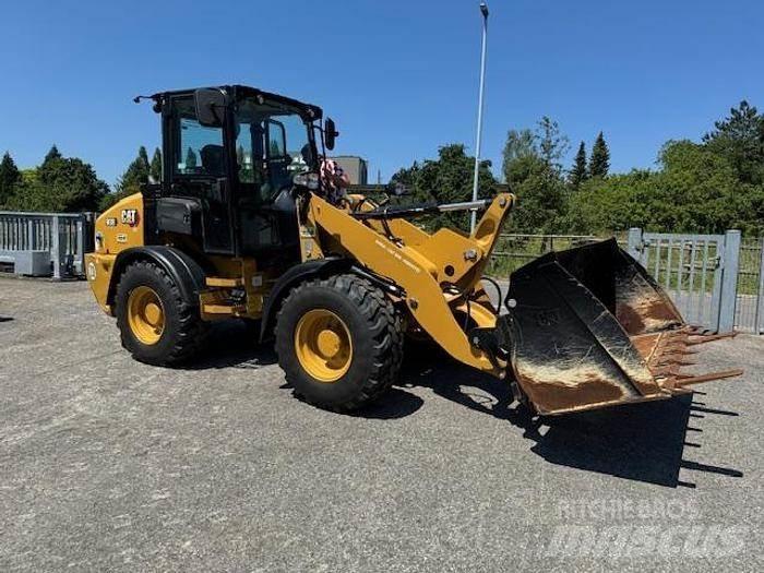 CAT 908 Kolové nakladače
