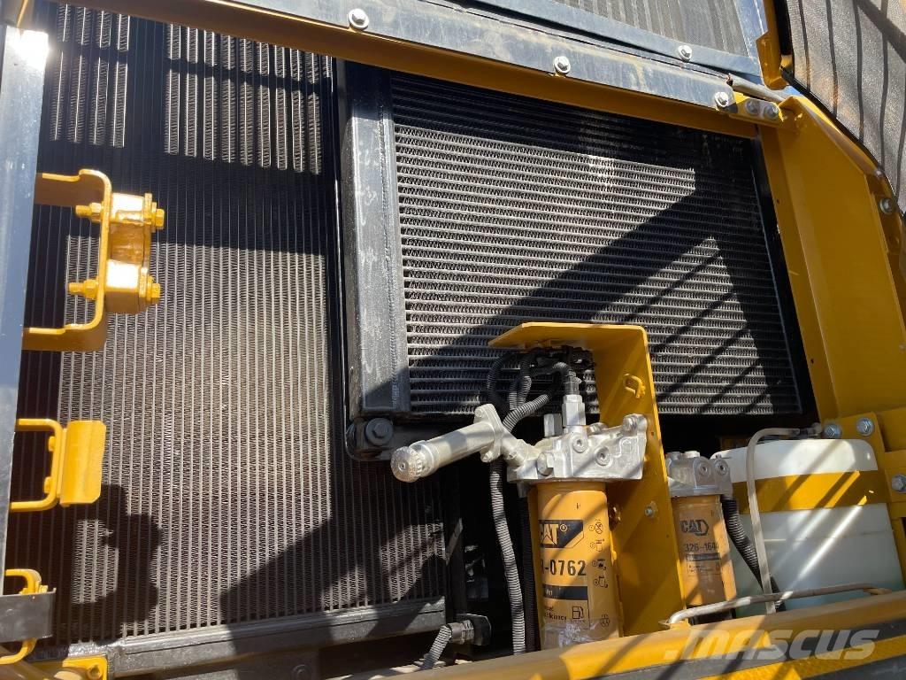 CAT 330 D Pásová rýpadla