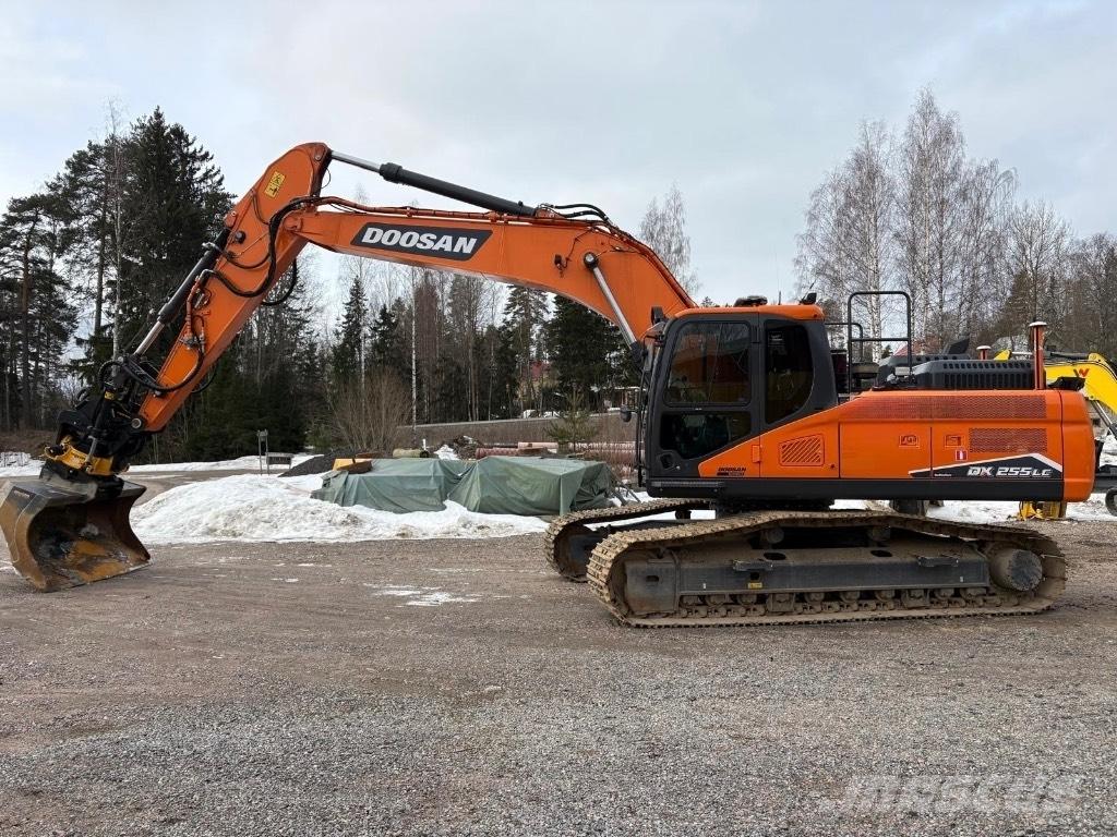 Doosan DX 255 LC-7 Pásová rýpadla