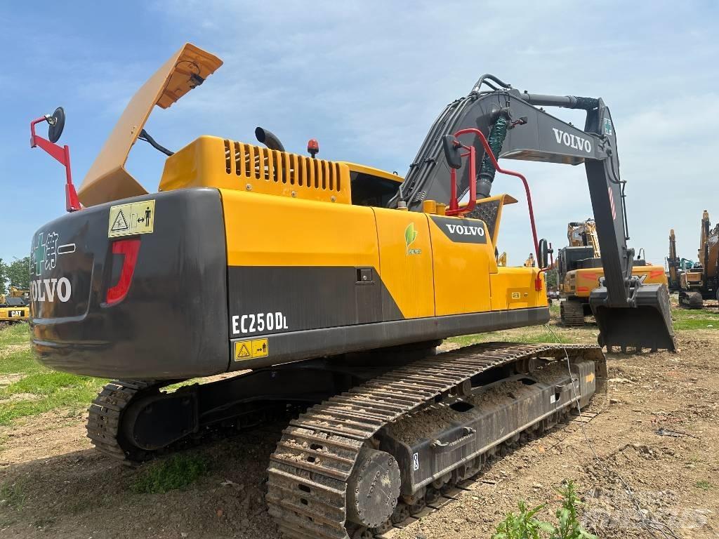 Volvo EC250D Pásová rýpadla