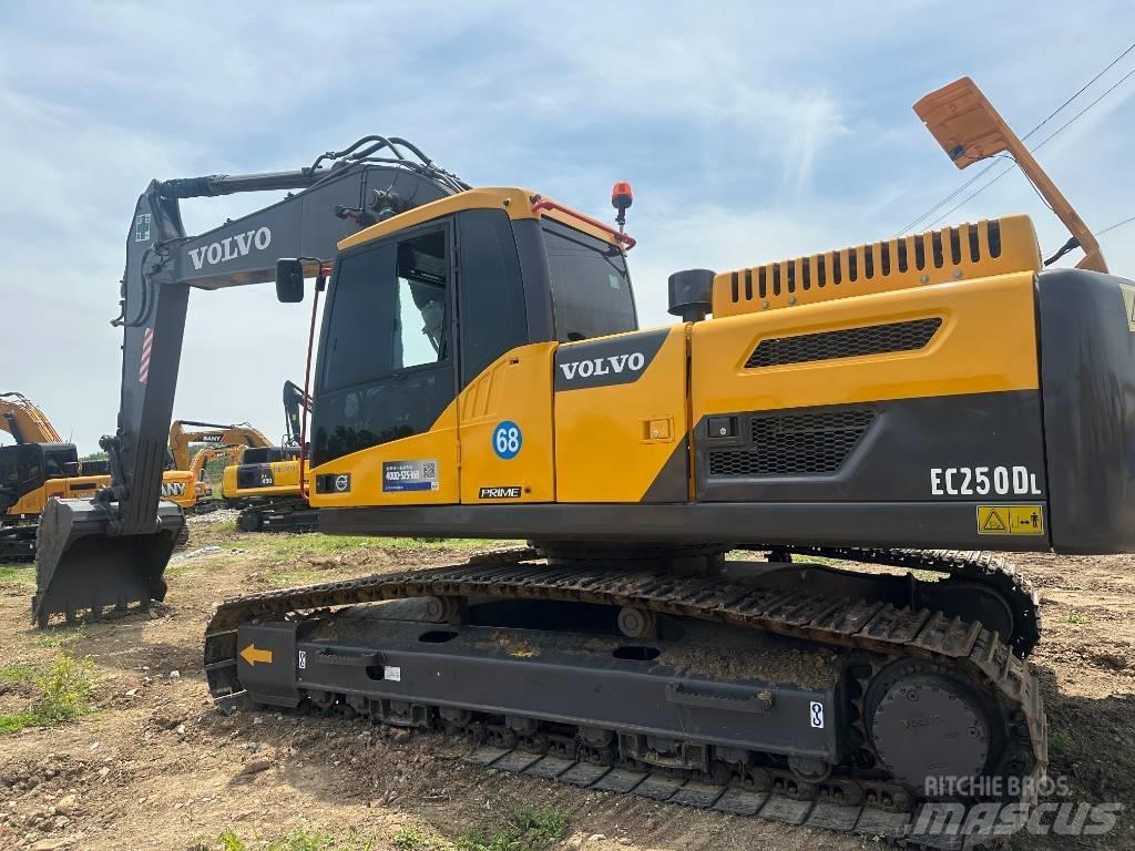 Volvo EC250D Pásová rýpadla