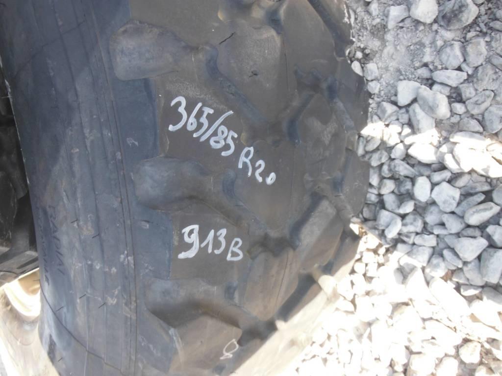 Michelin 365/85R20 Pneumatiky, kola a ráfky