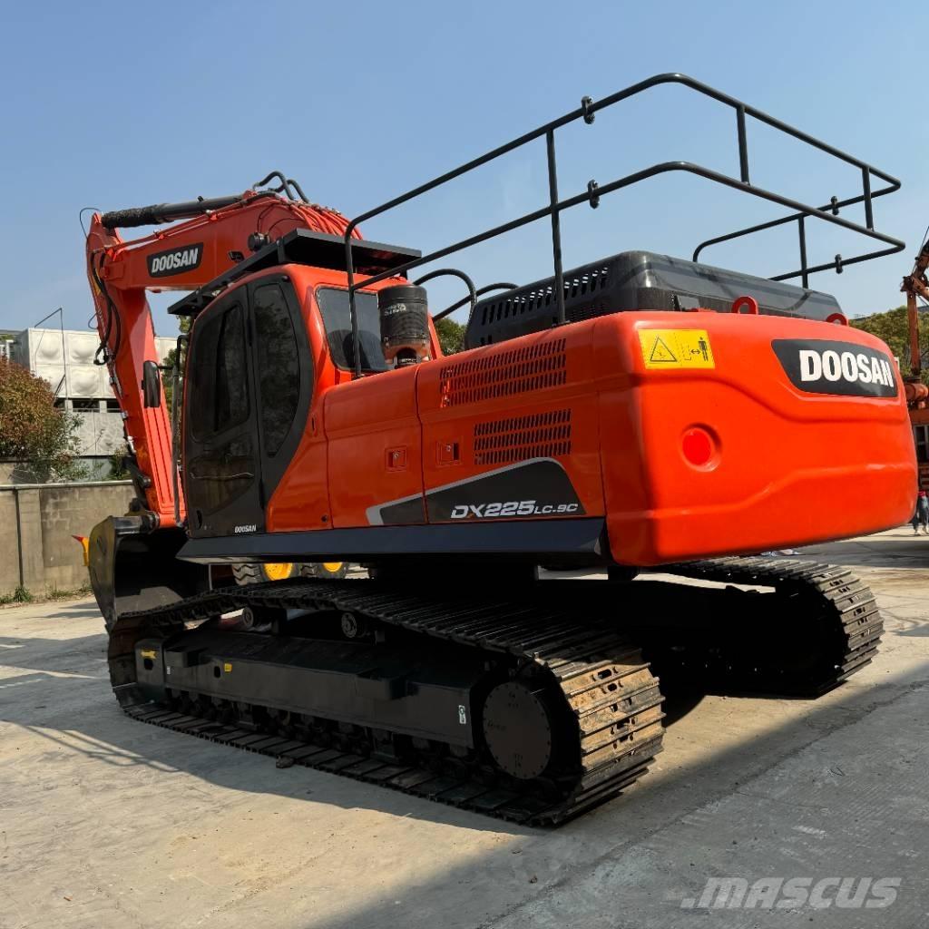 Doosan DX 225 LC Pásová rýpadla