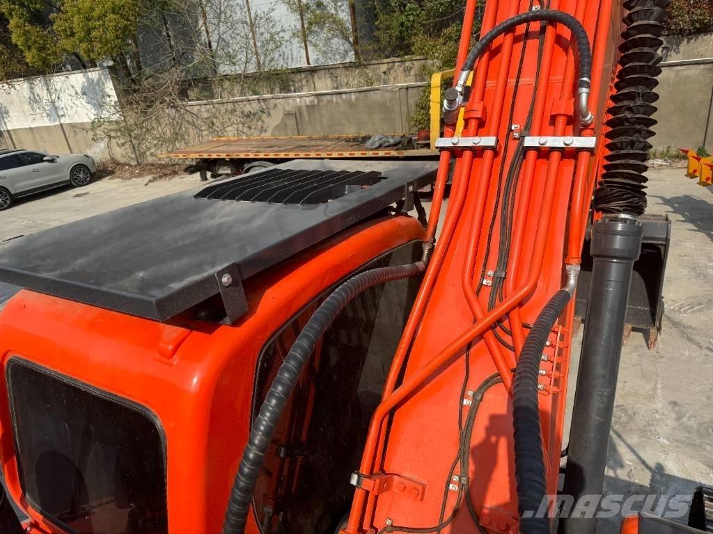 Doosan DX 225 LC Pásová rýpadla