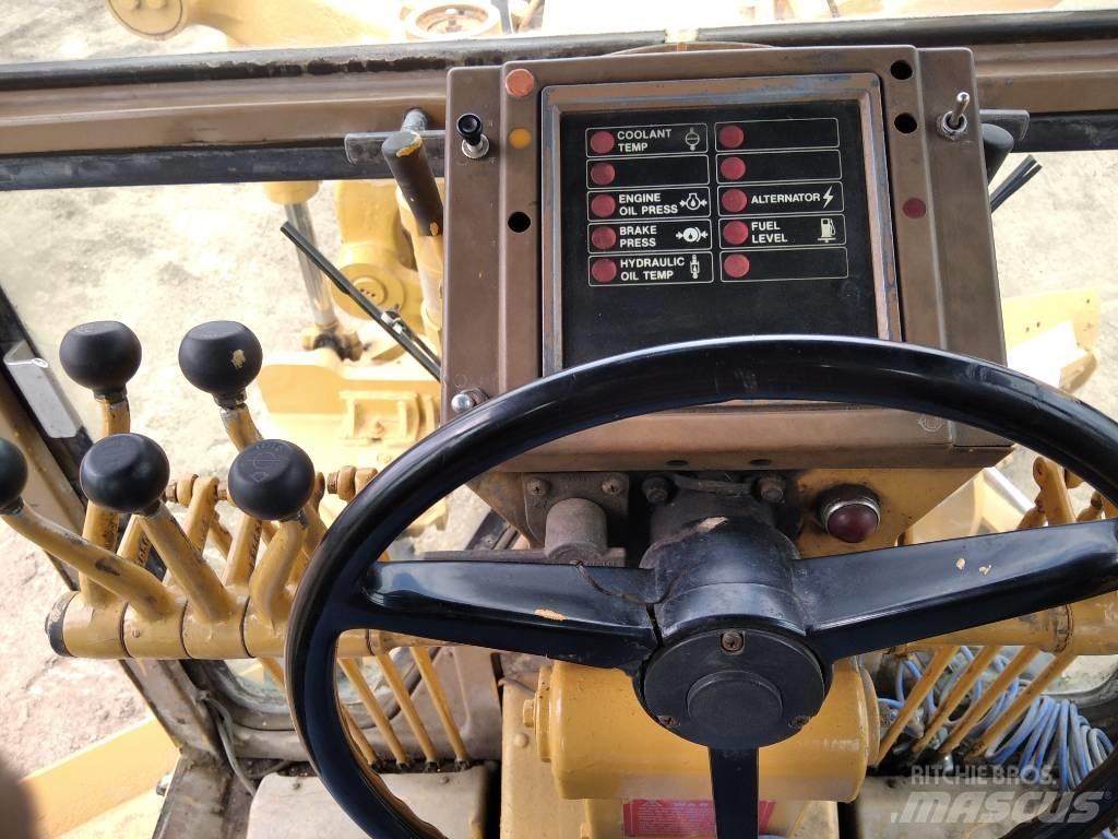 CAT 16 G Grejdry