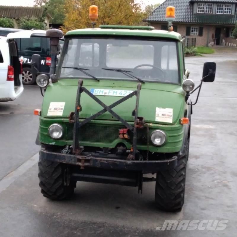 Mercedes-Benz U421 Traktory