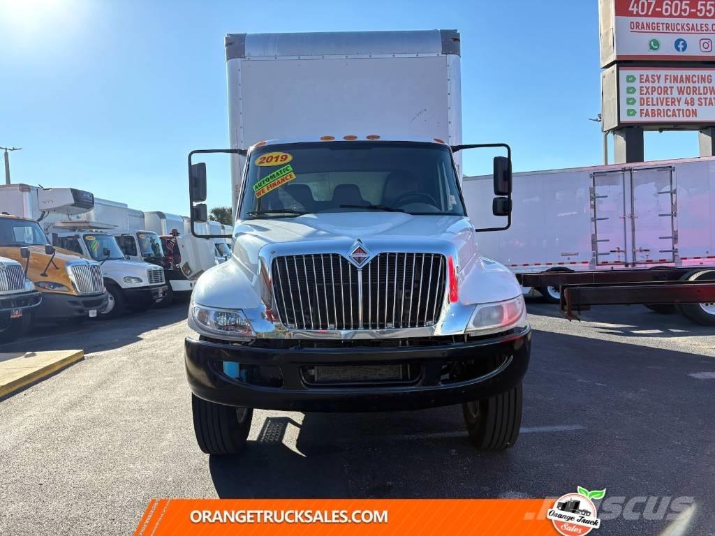 International 4300 Skříňová nástavba