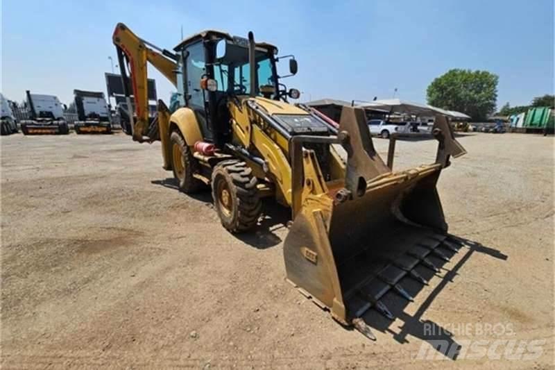 CAT 426F2 TLB Rýpadlo-nakladače