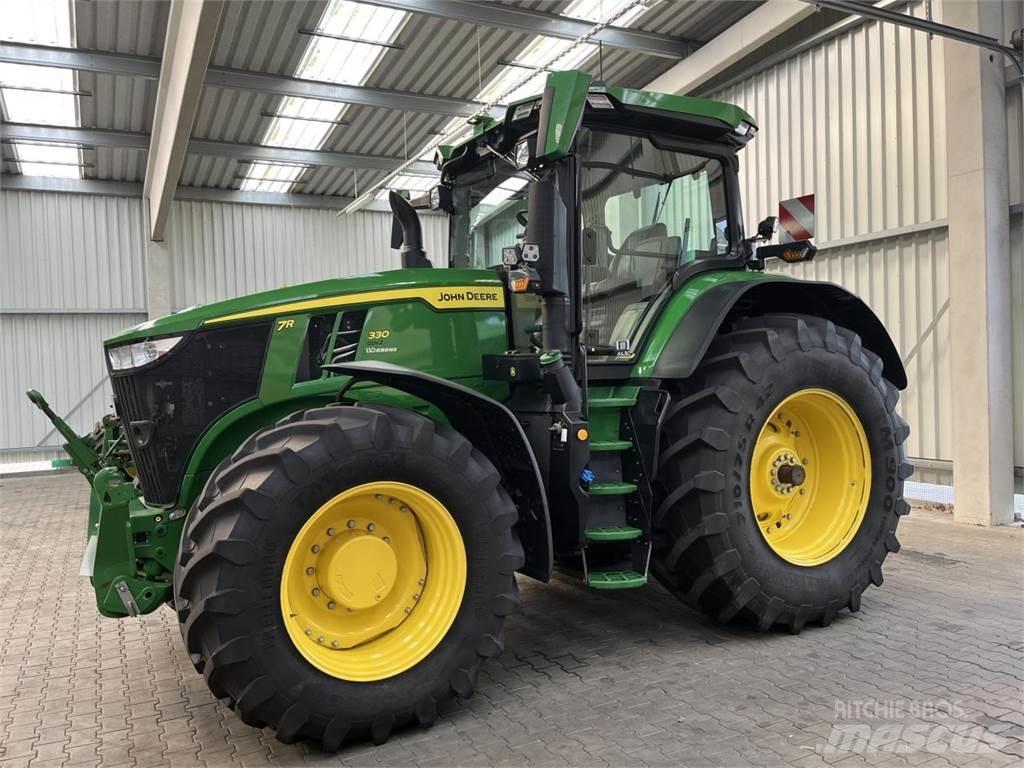 John Deere 7R 330 Traktory
