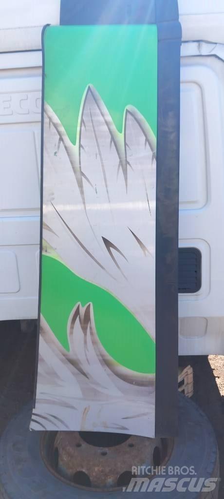 Scania G 400  1804935 Kabiny a interiér