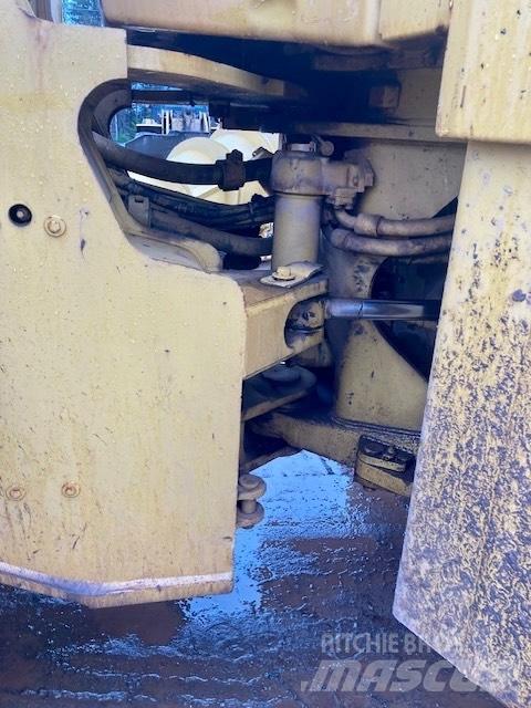 CAT 966 F II Kolové nakladače