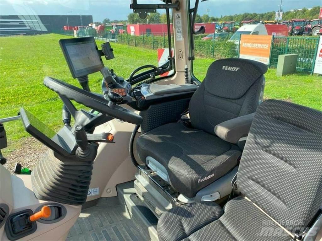 Fendt 724 PROFI+ Traktory