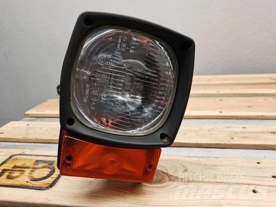 JCB 535-95 lamp Kabiny a interiér
