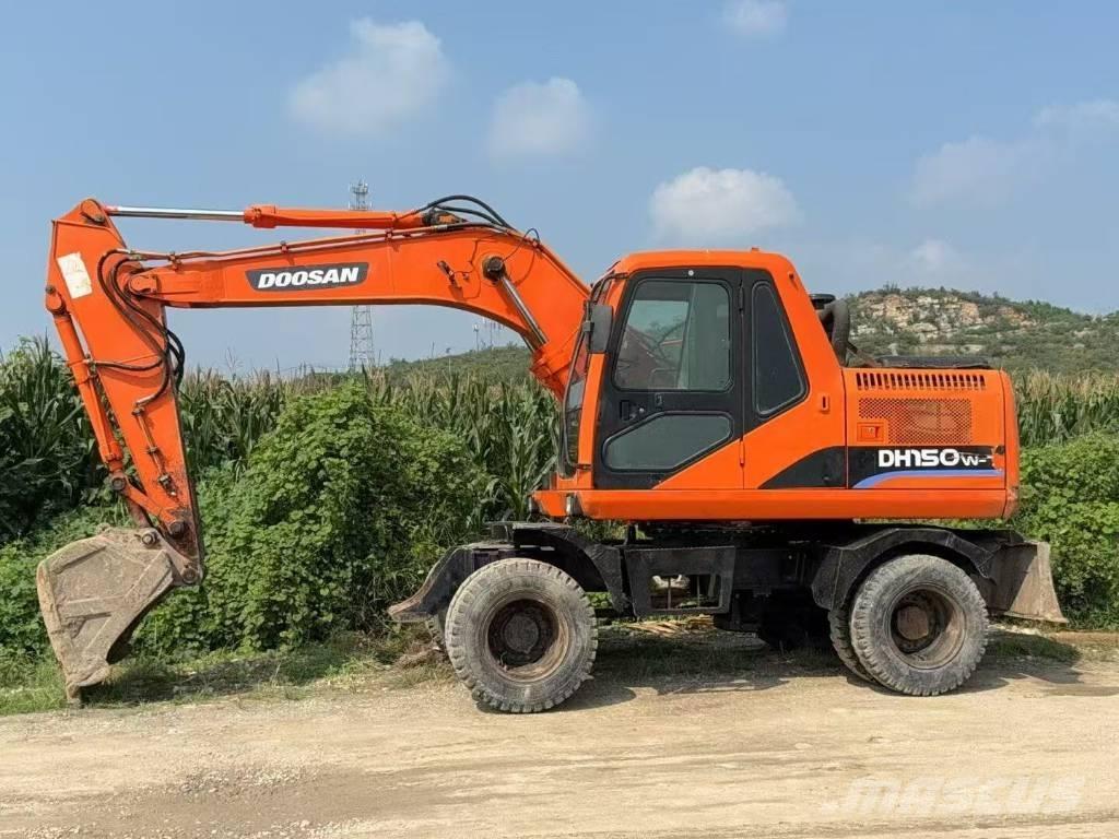 Doosan DH 150 W-7 Pásová rýpadla
