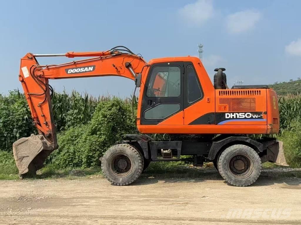 Doosan DH 150 W-7 Pásová rýpadla