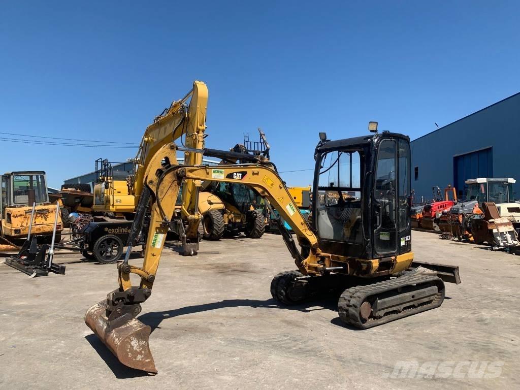 CAT 302.7 D CR Mini rýpadla < 7t