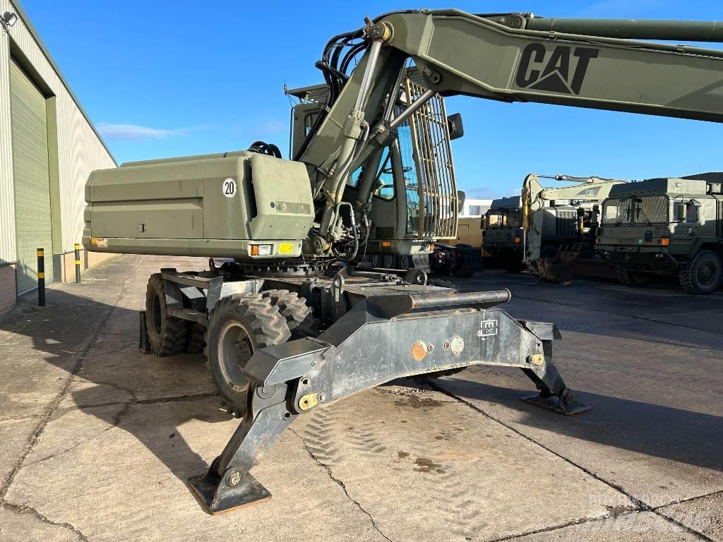 CAT 318 Kolová rýpadla