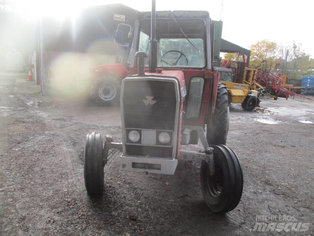Massey Ferguson 590 Traktory
