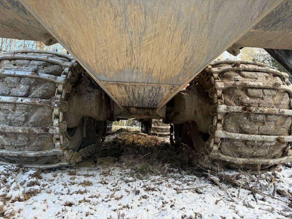 Komatsu 875 Vyvážecí traktory