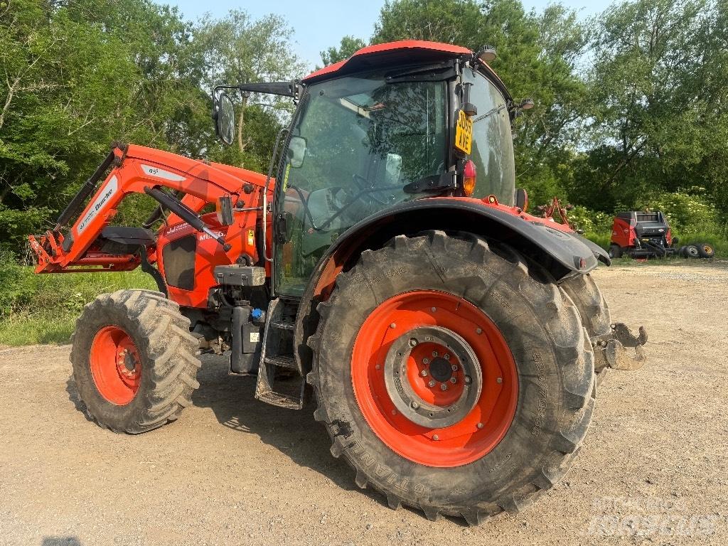 Kubota M 135 GX Traktory
