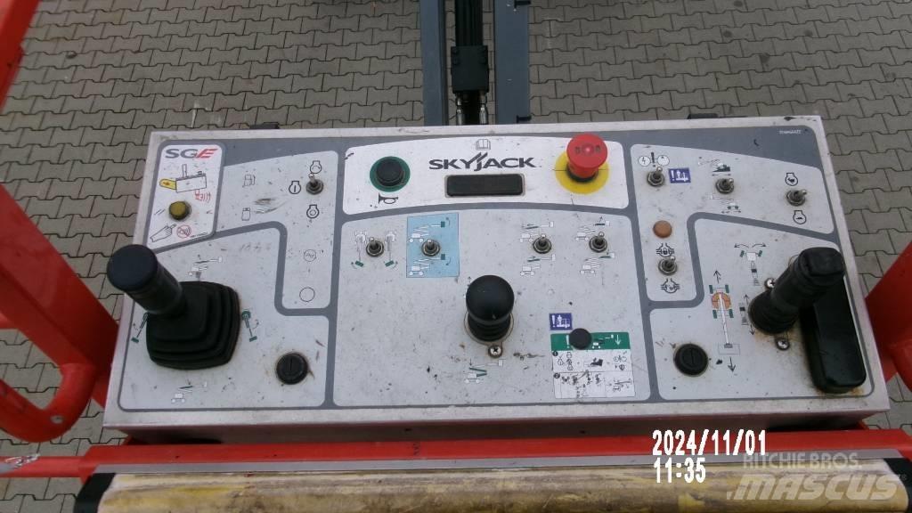 SkyJack SJ 51 AJ Kloubové plošiny