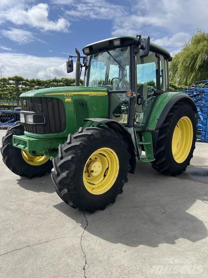 John Deere 6320 Traktory