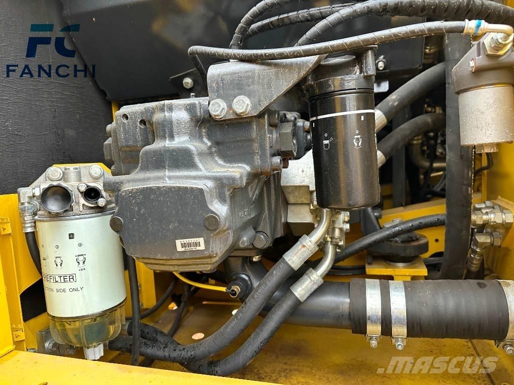 Komatsu PC 210-8 Pásová rýpadla