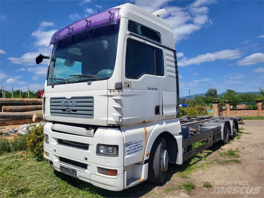 MAN TGA 26.440 6X2 Nákladní vozidlo bez nástavby