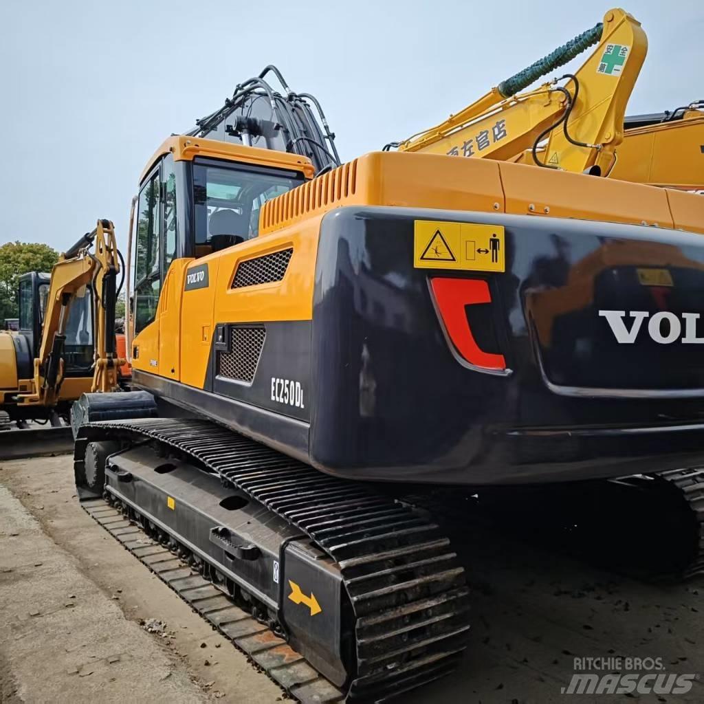 Volvo 250DL Pásová rýpadla