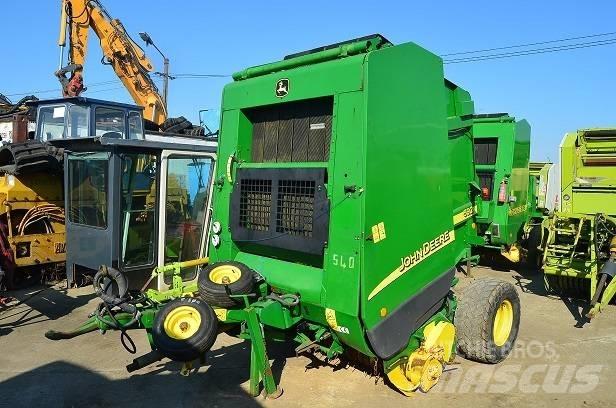 John Deere 592 Lis na válcové balíky