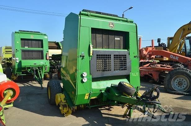 John Deere 592 Lis na válcové balíky