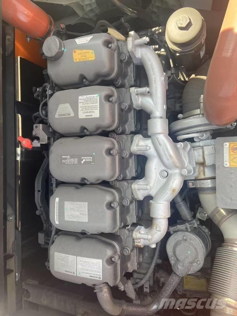 Develon DX 400 Pásová rýpadla