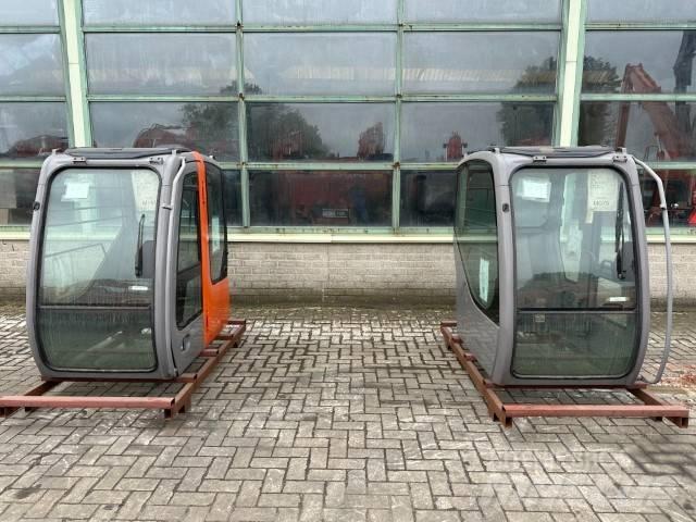Hitachi Zaxis Kabiny a interiér