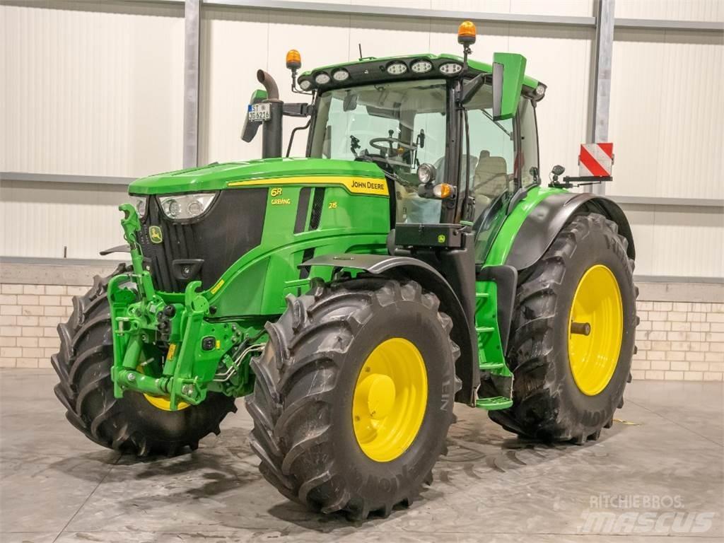 John Deere 6R215 Traktory