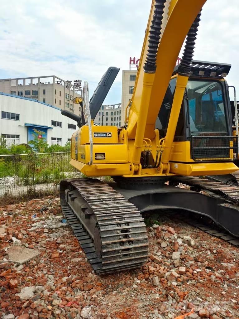 Komatsu PC 210 Pásová rýpadla