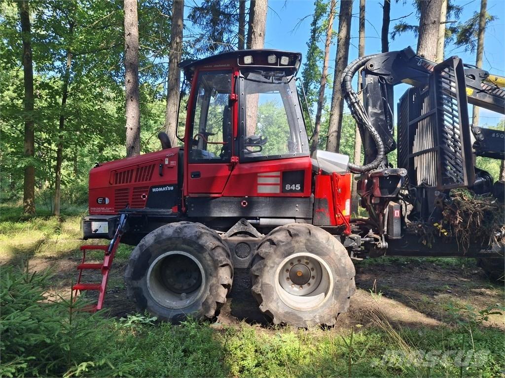 Komatsu 845 Vyvážecí traktory