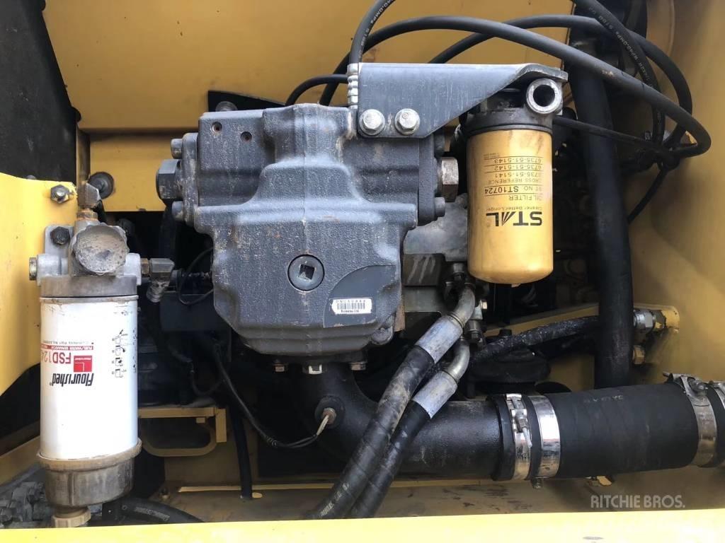 Komatsu pc220-8 Pásová rýpadla