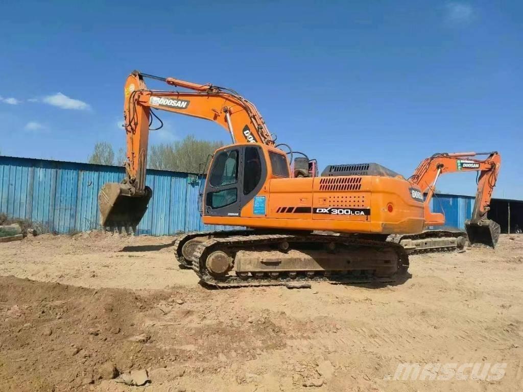 Doosan DX300LC-9 Pásová rýpadla