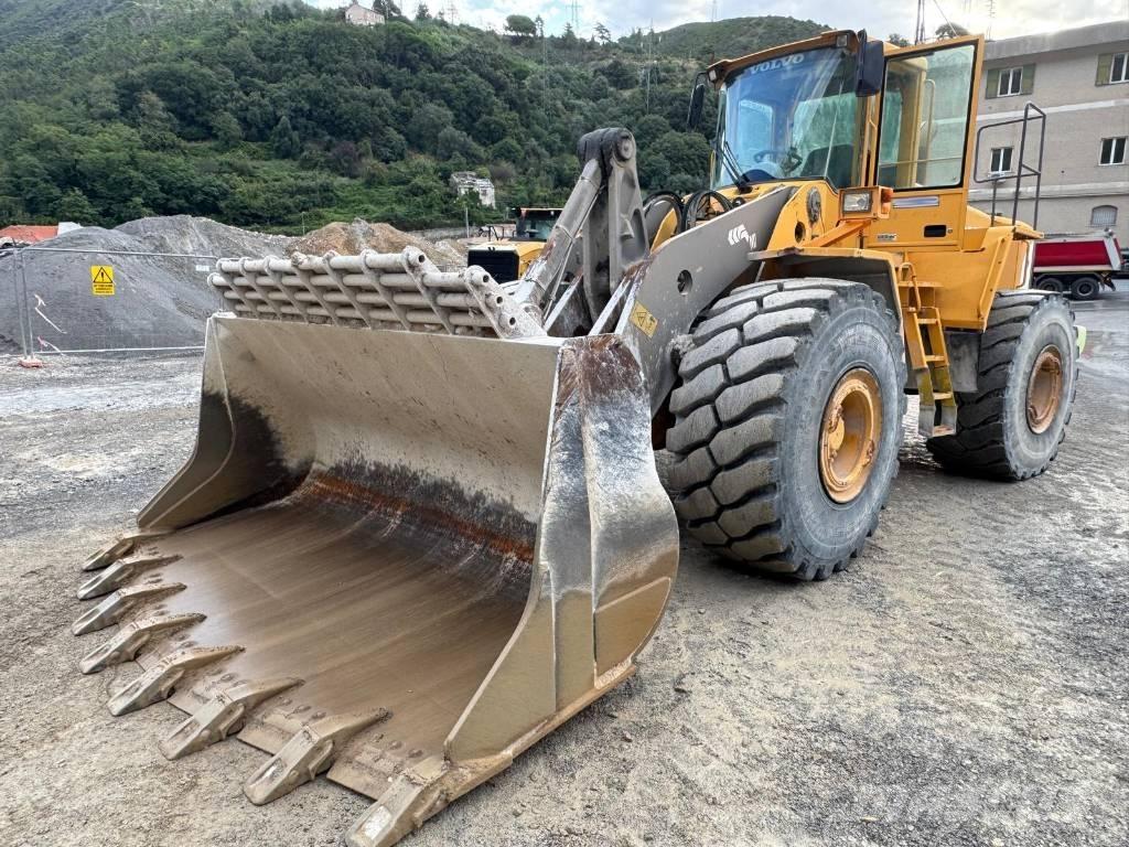 Volvo L 220 E Kolové nakladače
